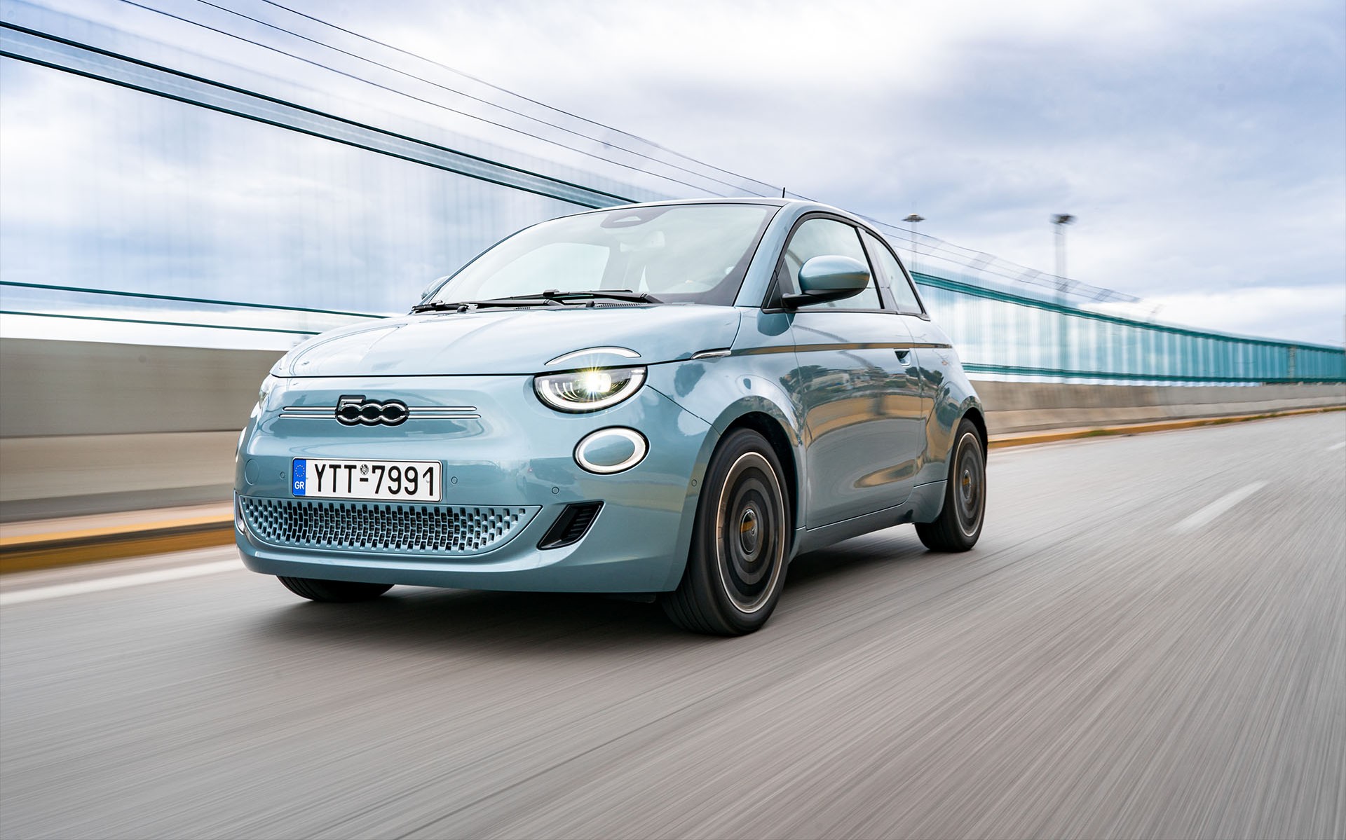 FIAT 500e: Νέες εκδόσεις και τιμές για το μικρό ηλεκτρικό