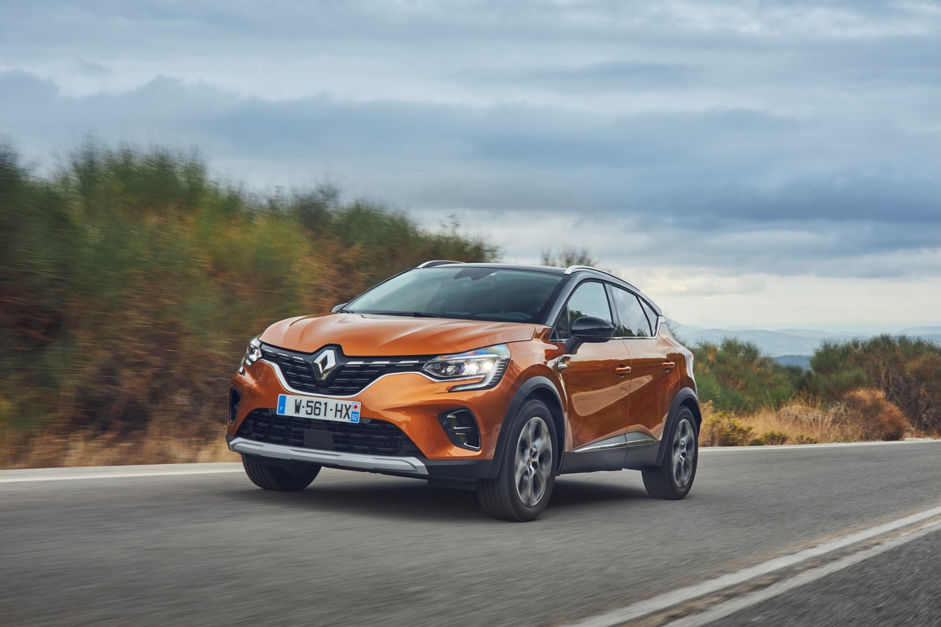 Renault Captur: Τι προσφέρουν οι 3 υβριδικές εκδόσεις; - Δες τις τιμές τους