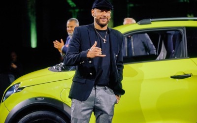 Η απίστευτη συλλογή αυτοκινήτων και αεροσκαφών του Neymar