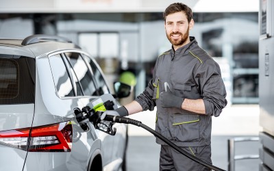 Fuel Pass 2: Πώς η τιμή της βενζίνης «κέρδισε» τον... Σασμό!