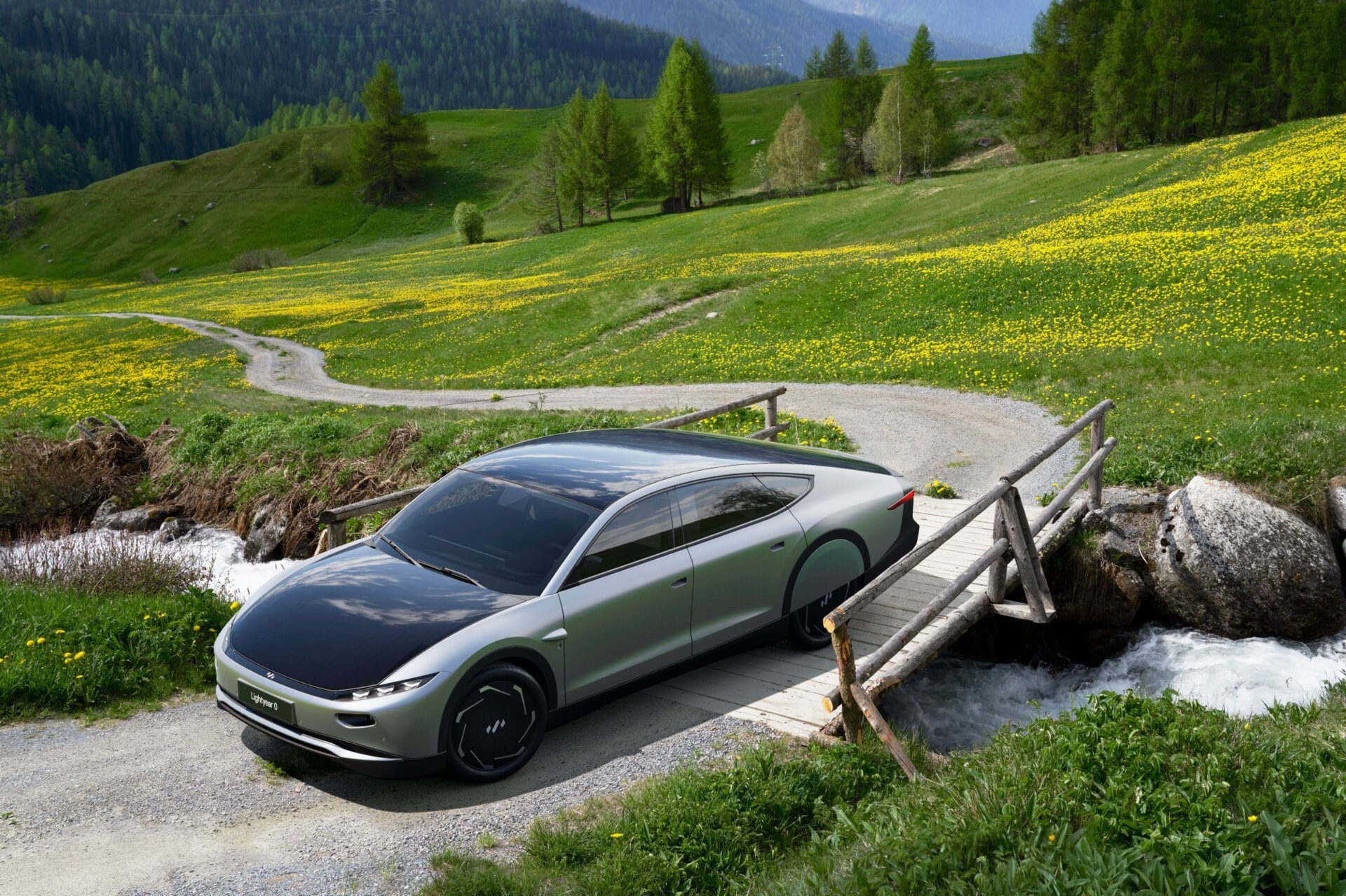 Υπάρχει πράγματι ηλιακό αυτοκίνητο παραγωγής; Όλη η αλήθεια για το Lightyear 0