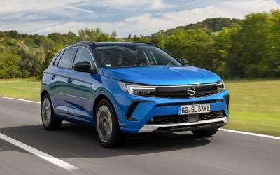 Δοκιμή Opel Grandland PHEV 225 PS: Πολυταξιδευτής