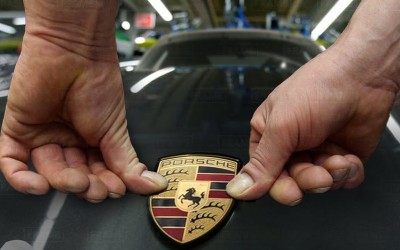 Video: Έτσι φτιάχνονται στο χέρι οι ακριβότερες Porsche 911