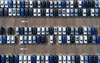 Ανατροπή στις πωλήσεις αυτοκινήτων: Τα εξηλεκτρισμένα πέρασαν τα βενζινοκίνητα!