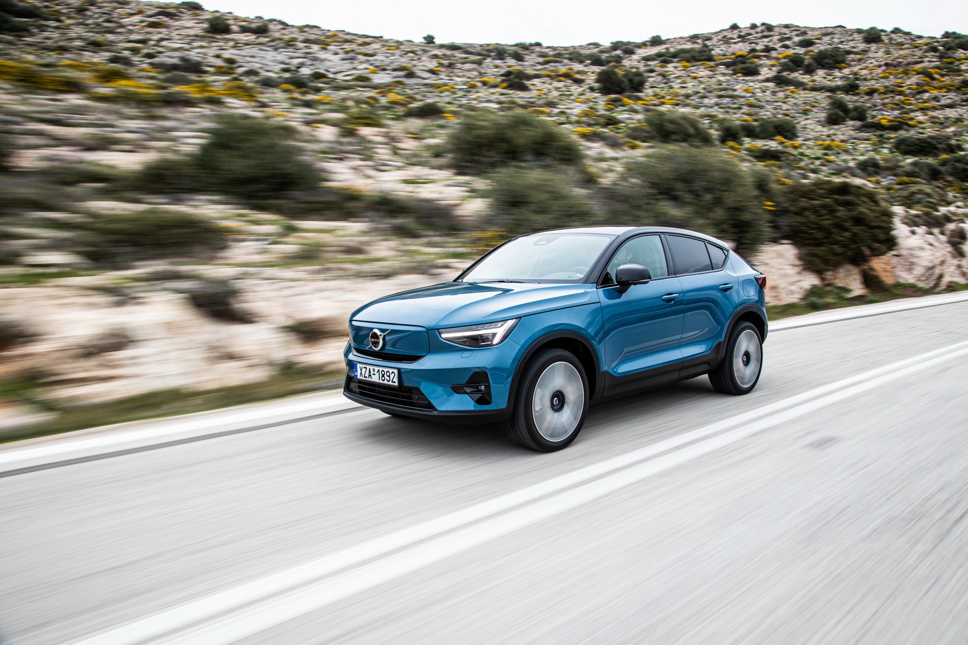 Volvo: Αύξηση πωλήσεων με 3 στα 4 να μπαίνουν στην πρίζα!