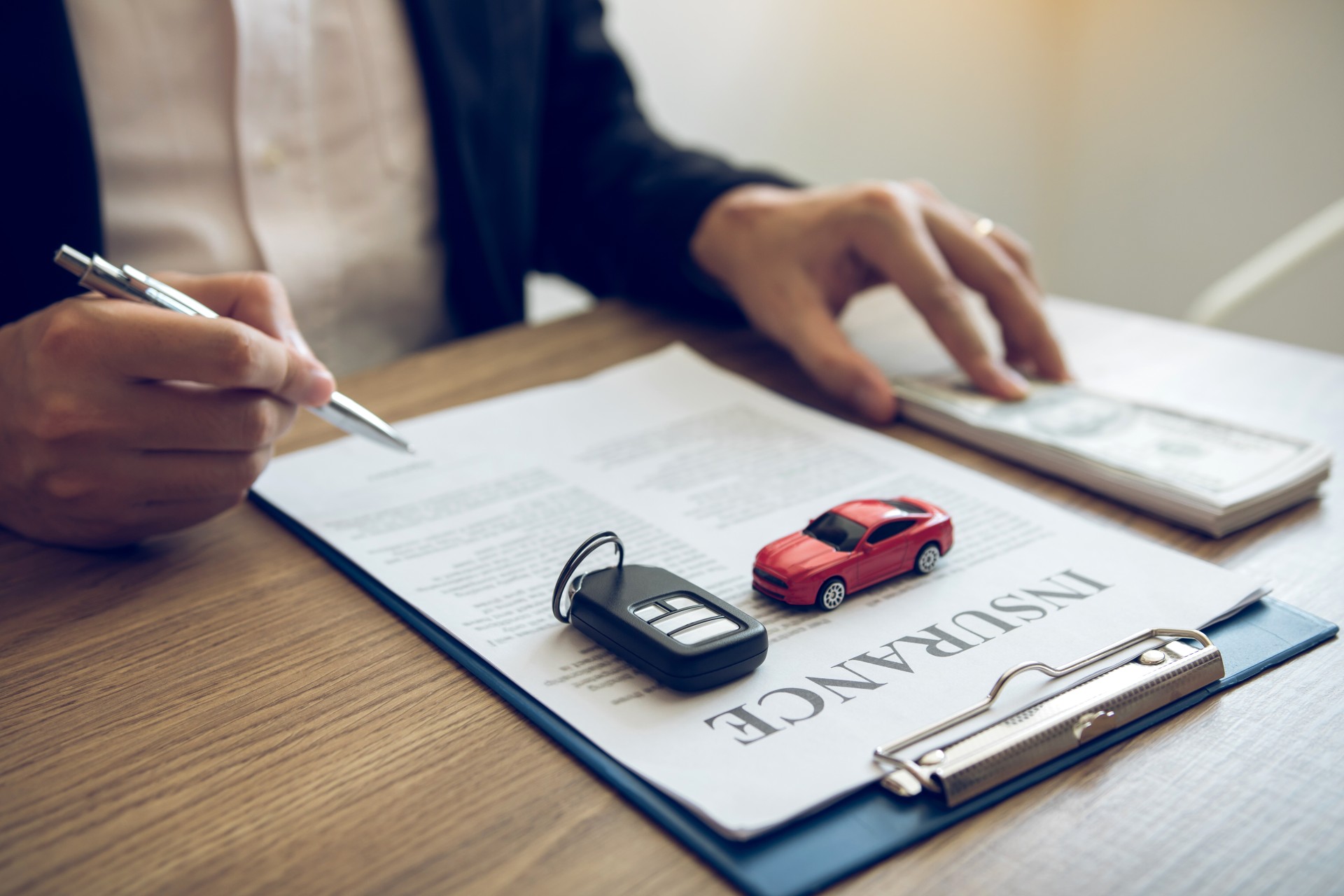 5 Tips για να γλιτώσεις λεφτά στην ασφάλεια αυτοκινήτου