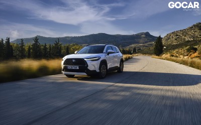 Δοκιμή Toyota Corolla Cross 2.0 Hybrid AWD: Σίγουρο στοίχημα! [video]