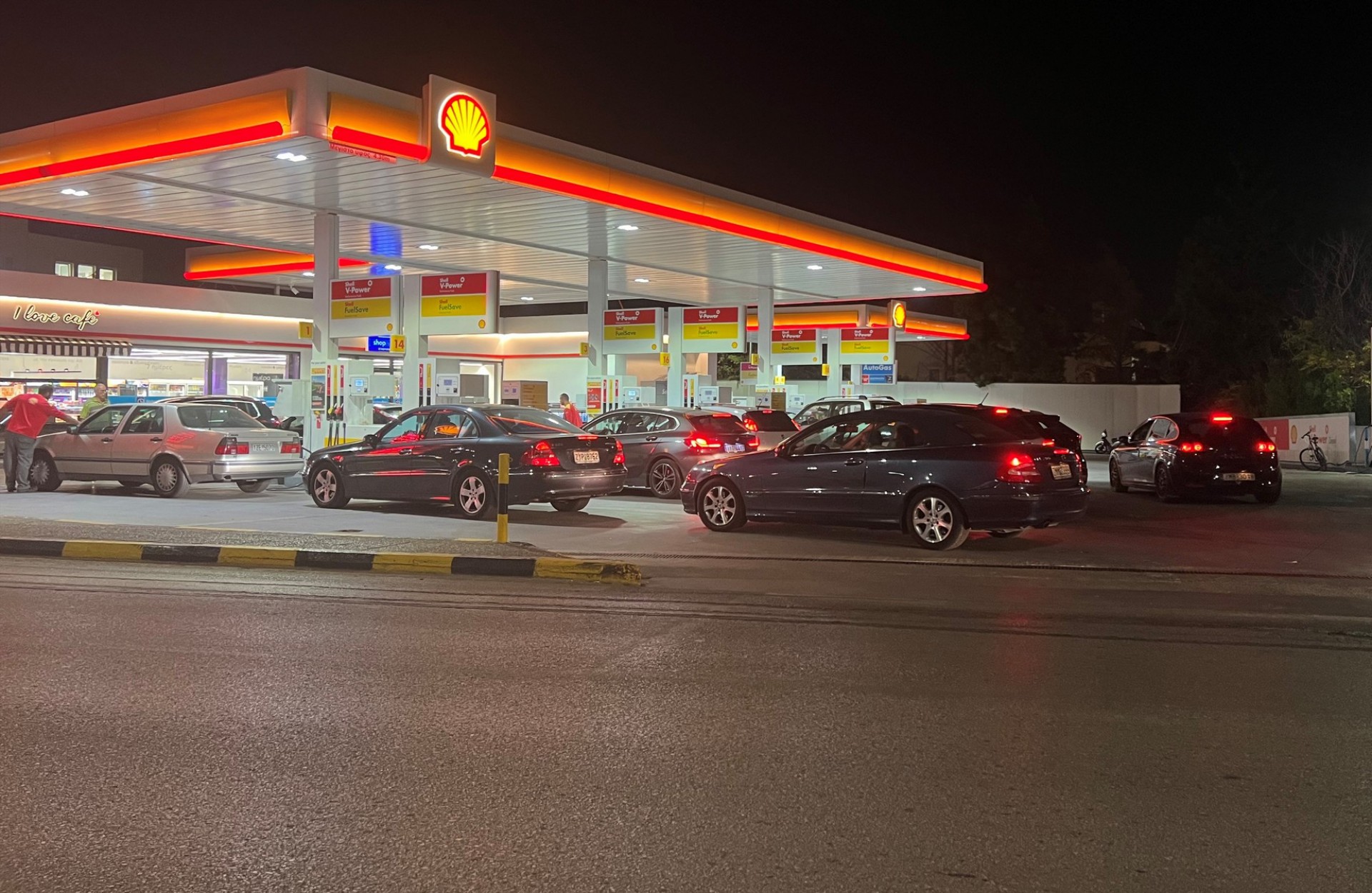Ένας χρόνος πολέμου στην Ουκρανία: Πόσο άλλαξε τις τιμές των καυσίμων;