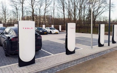 Tesla Superchargers V4: Είναι πράγματι οι πιο γρήγοροι φορτιστές στον κόσμο;