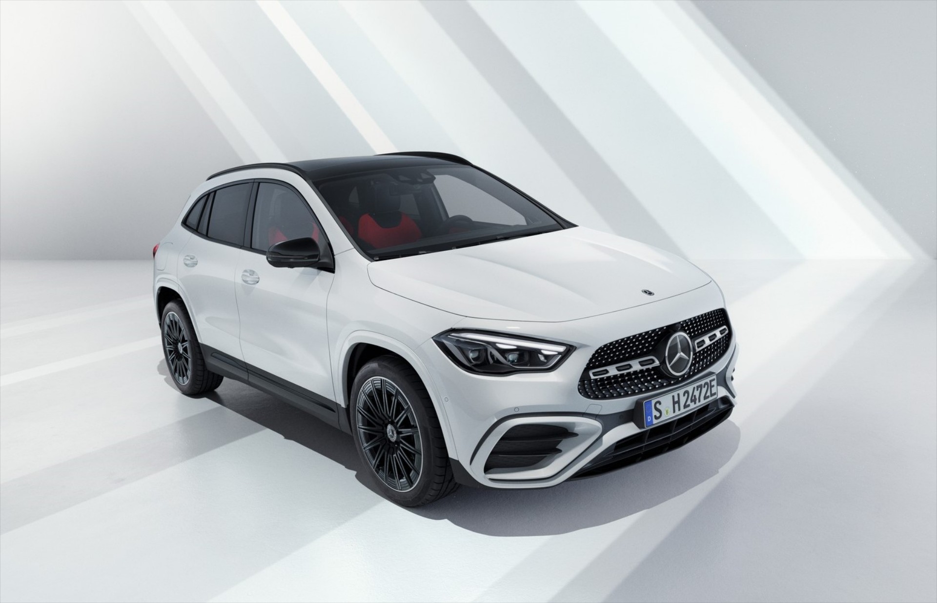 Νέα Mercedes-Benz GLA: Τι νέο φέρνει το νέο σύστημα 48V Hybrid