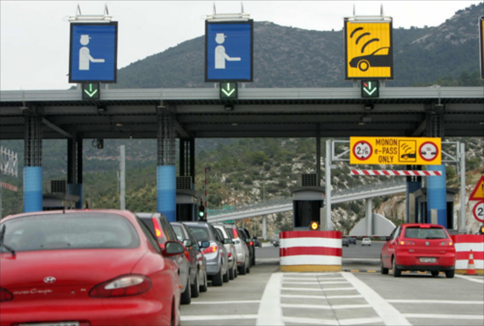 Σφράγιση για τους αυθαίρετους σταθμούς διοδίων

