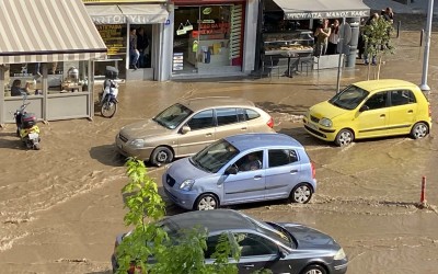 Γέμισε λύματα δρόμος στη Θεσσαλονίκη – Δείτε το video