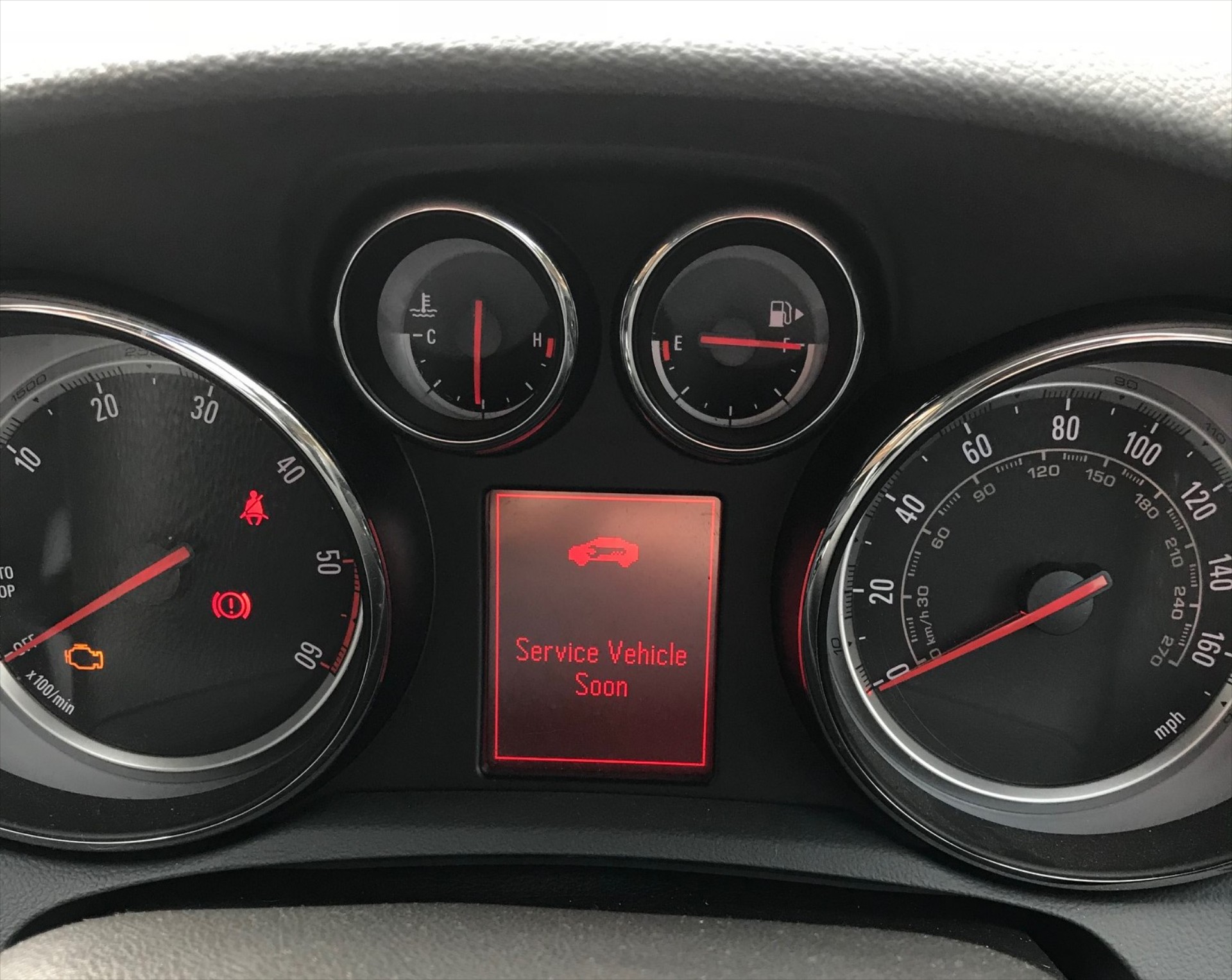 Άναψε το λαμπάκι για Service: Πότε πρέπει να πάω στο συνεργείο;