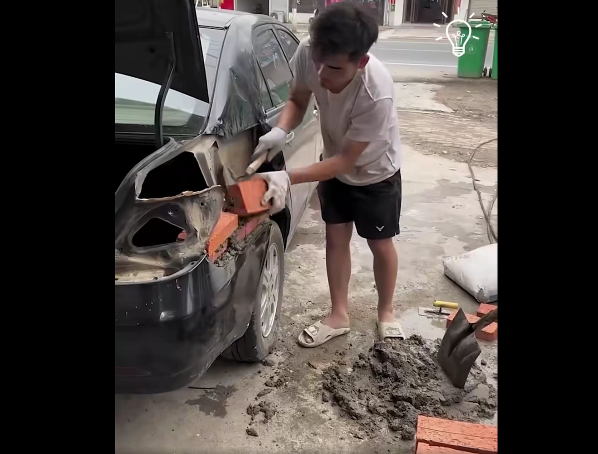 Video: Ο φανοποιός που χρησιμοποιεί τούβλα και τσιμέντο!