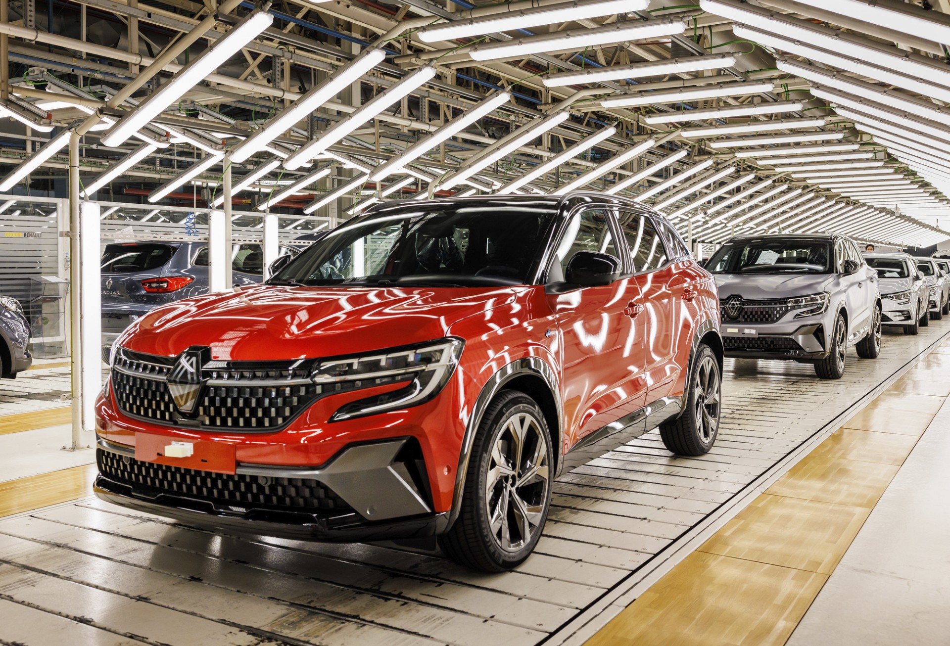 Video: Μέσα στο εργοστάσιο κατασκευής του Renault Austral