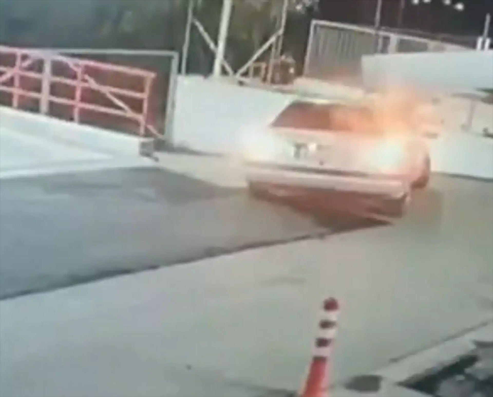 Πάτρα: Αυτοκίνητο ανεφοδιάζεται με υγραέριο και παίρνει φωτιά 