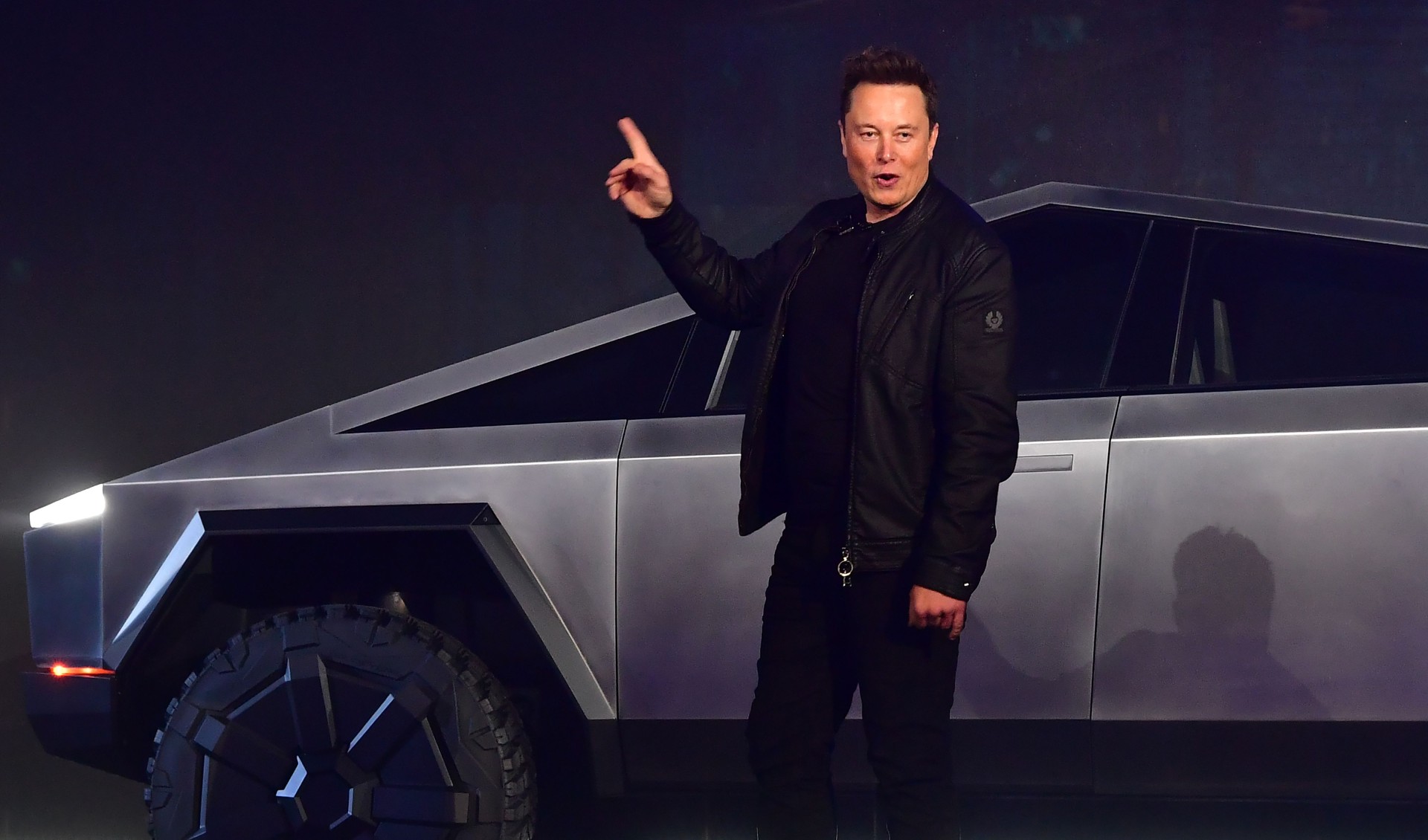 Elon Musk: «H Tesla θα πουλάει εώς 500.000 Cybertruck ετησίως» 
