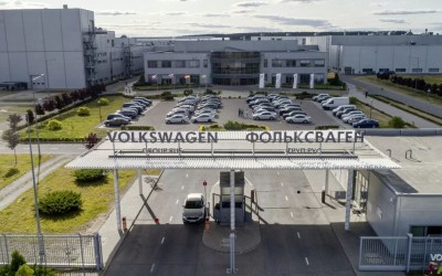 Volkswagen: Φεύγει τρέχοντας από τη Ρωσία - Τι θα γίνει με τα εργοστάσιά της