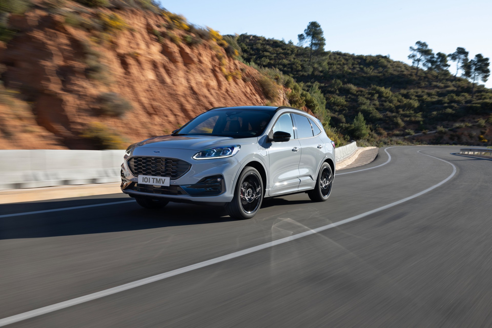 Πόσο κοστίζει το νέο Ford Kuga Graphite Tech Edition στην Ελλάδα;