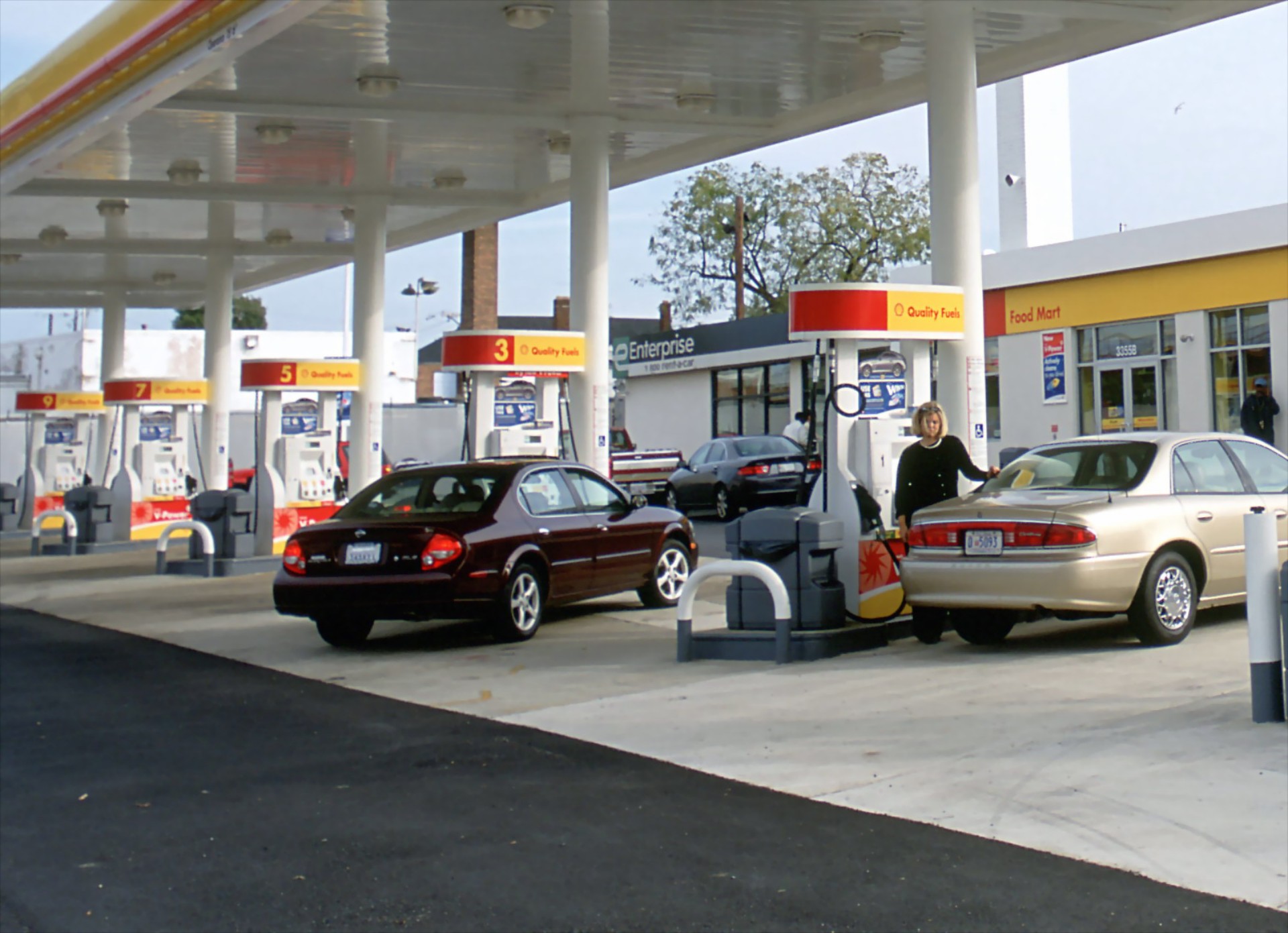 Καύσιμα: κερδοσκοπία & τσουχτερές τιμές