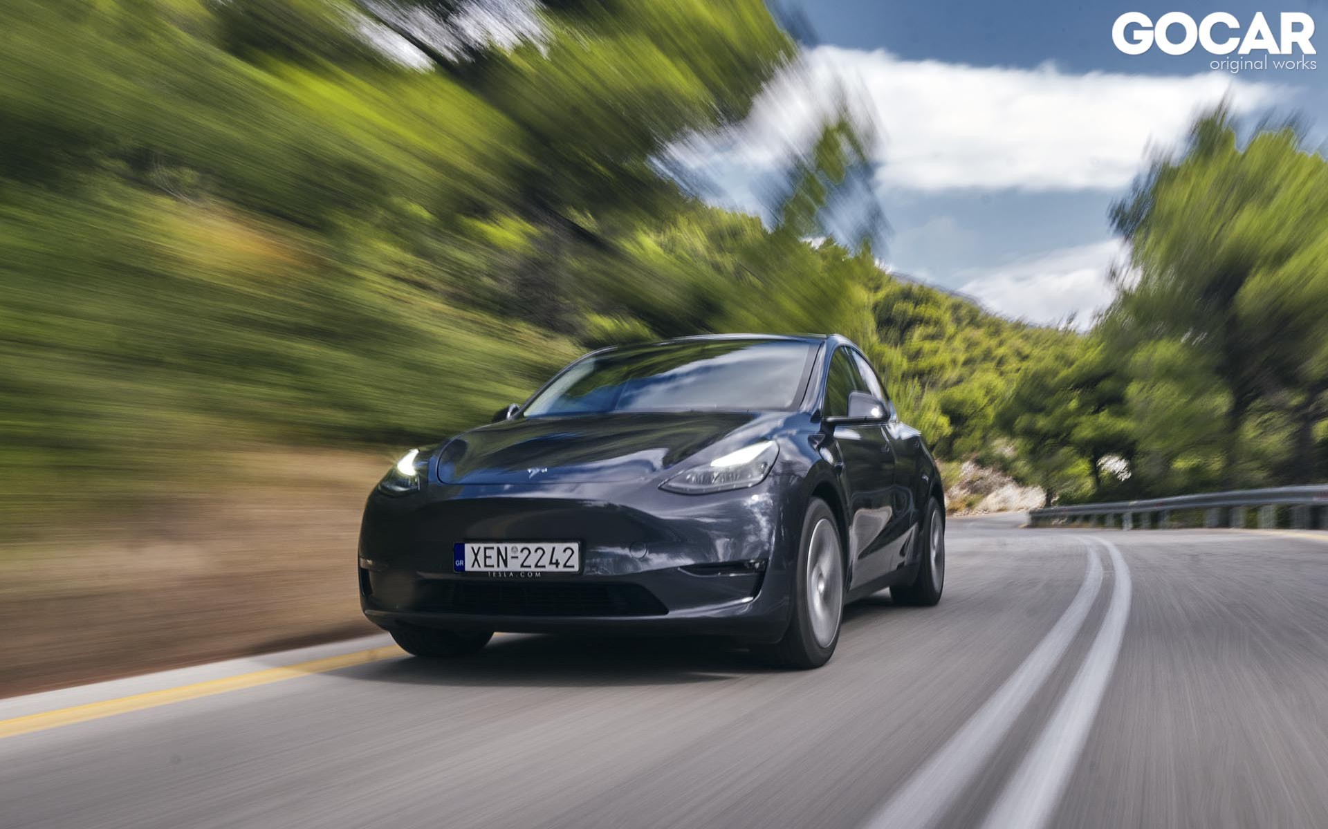 Tesla Model Y: Ποιες εκδόσεις πωλούνται στην Ελλάδα - Τιμές