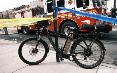 Φωτιές σε ηλεκτρικά πατίνα και e-bikes: Πώς φτάσαμε τους 8 νεκρούς - Ποια είναι η λύση