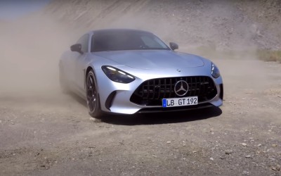 Ο Lewis Hamilton οδηγεί στο χώμα την νέα Mercedes-AMG GT [Video]