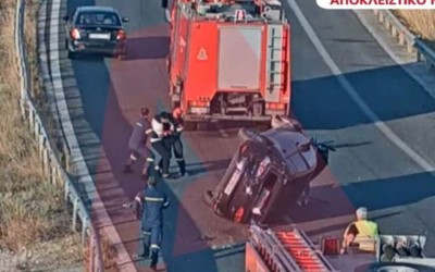 Σοκ: Έσπασε τη μπάρα στα διόδια του Λαγκαδά με 192 km/h και έβγαλε χαλάκι να προσευχηθεί