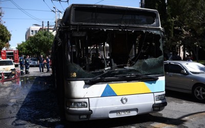 Έκτακτο: Κάηκε ολοσχερώς λεωφορείο στου Ρέντη - Τι ανακοίνωσε η ΟΣΥ [video]
