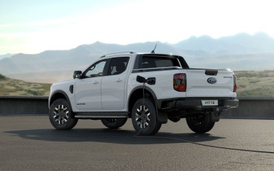 Νέο Ford Ranger Plug-in Hybrid: Πότε έρχεται Ελλάδα το αγροτικό που μπαίνει στην πρίζα