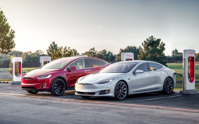 Νέες μειώσεις τιμών Tesla στην Ελλάδα: Έως... 26.500 ευρώ!