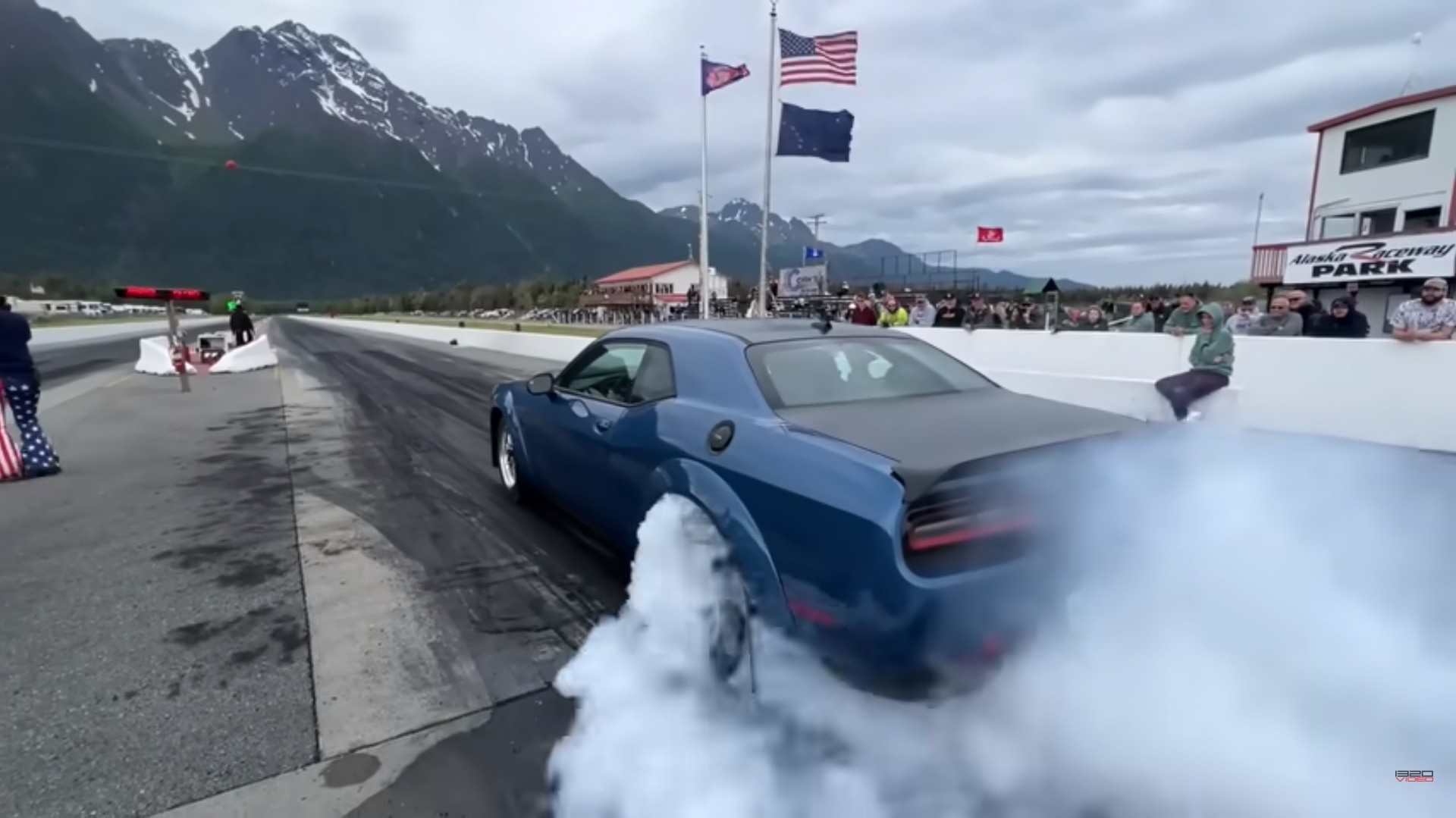 Τυφλός οδηγεί ένα Dodge Challenger 807 ίππων με 198 km/h [video]