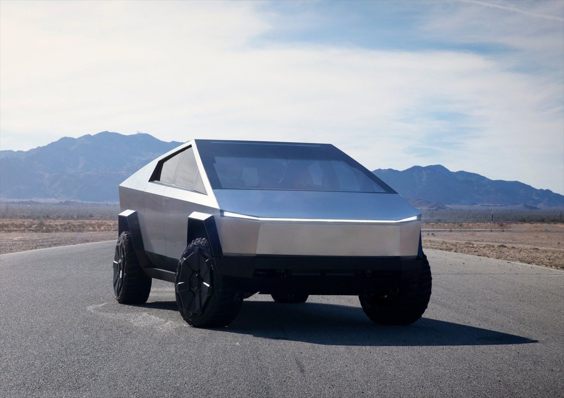 Διέρρευσε το απίστευτο βάρος του Tesla Cybertruck - Πόσο λες ότι ζυγίζει;