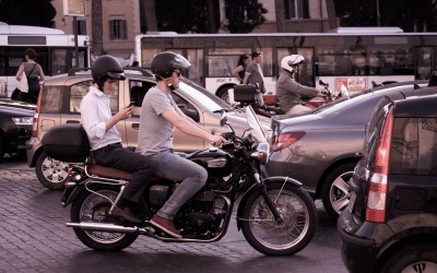 Το διπλό λάθος των μηχανόβιων - Πρόστιμο πάνω από 1.000 ευρώ και αφαίρεση διπλώματος