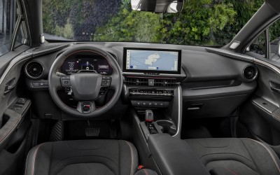 Υβριδικό C-SUV με κατανάλωση 4,8 lt/100km και τιμή κάτω από 30.000 € - Ποιο είναι;