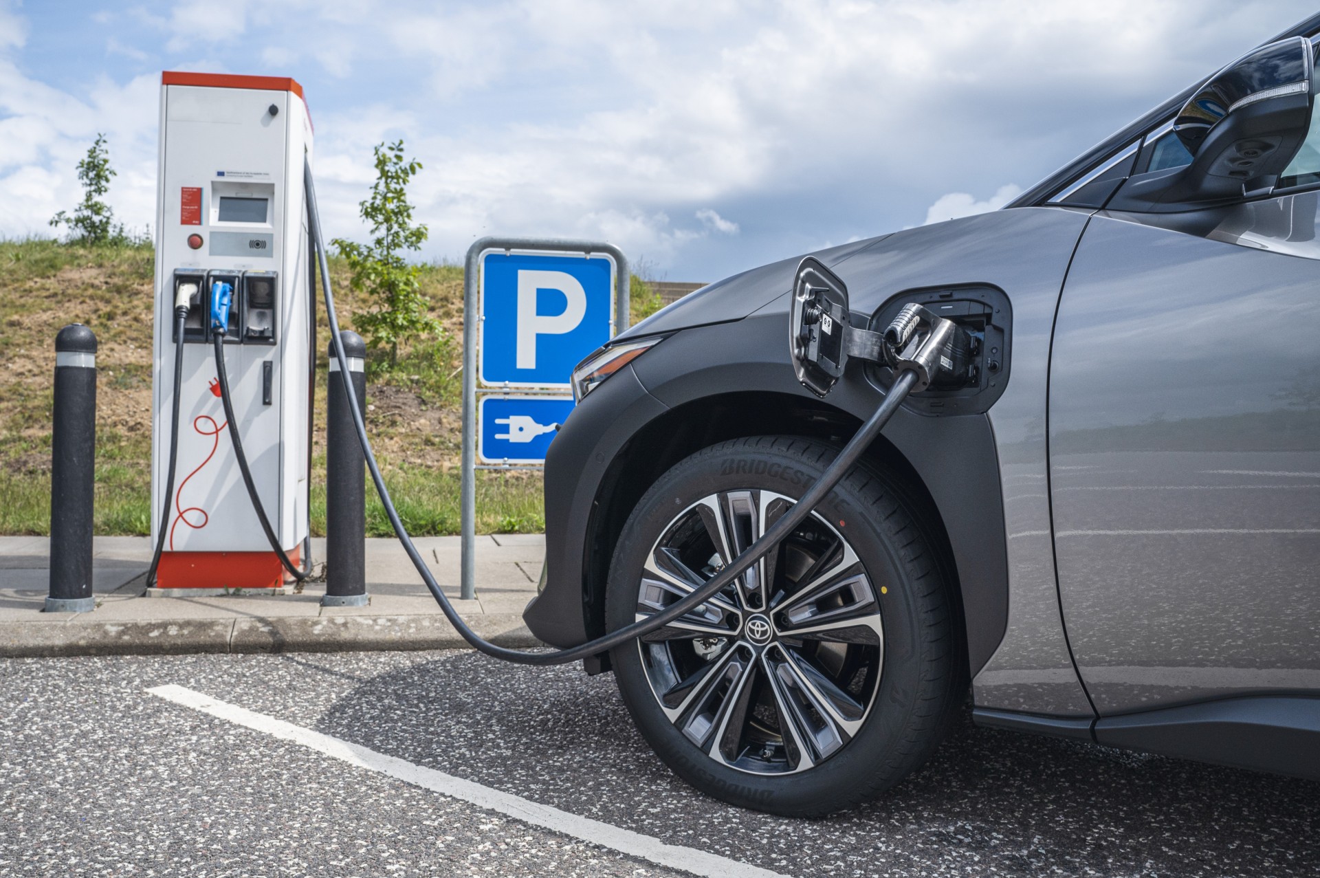 Toyota: Νέα ηλεκτρικά με ανακυκλωμένες μπαταρίες από τα παλιά υβριδικά της