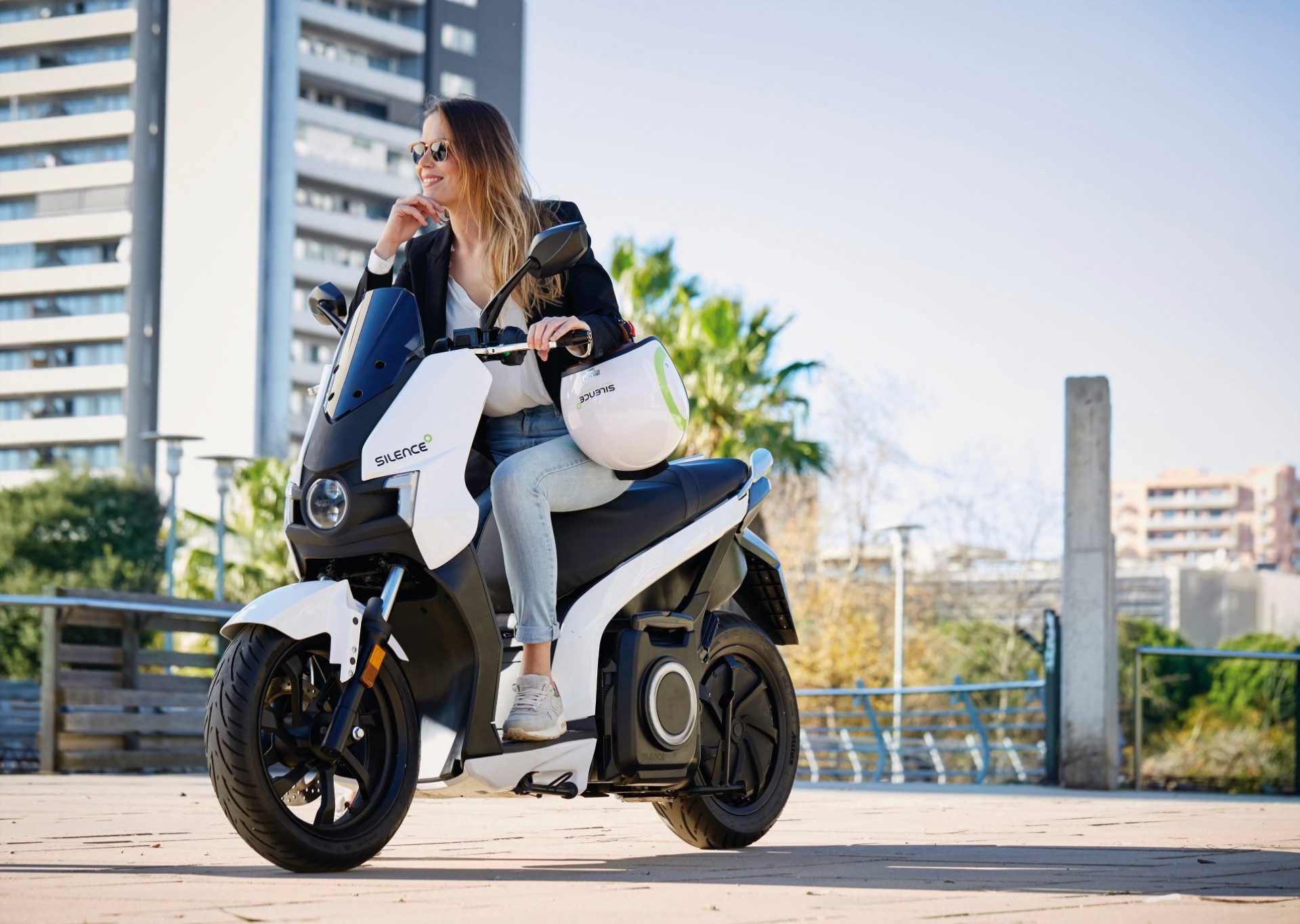 Ηλεκτρικό scooter: Μπορούν να το οδηγήσουν οι έφηβοι; Τι λέει ο νόμος;