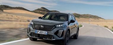 Δοκιμή Peugeot E-2008 156PS: Total upgrade!