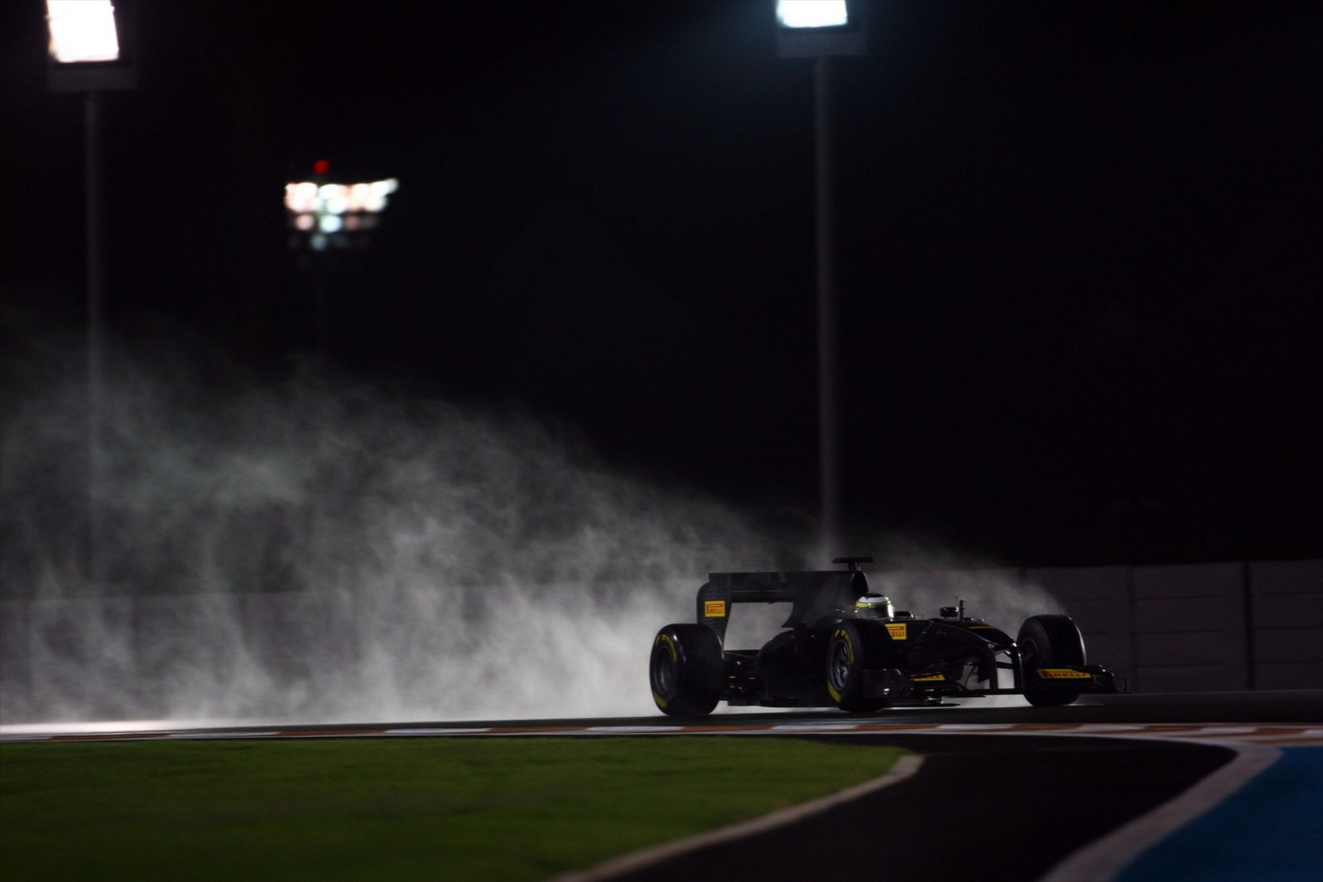 F1: Alonso και Hamilton θα είναι οι κερδισμένοι από τα Pirelli