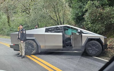 Tesla Cybertruck: Έγινε ήδη το πρώτο τροχαίο
