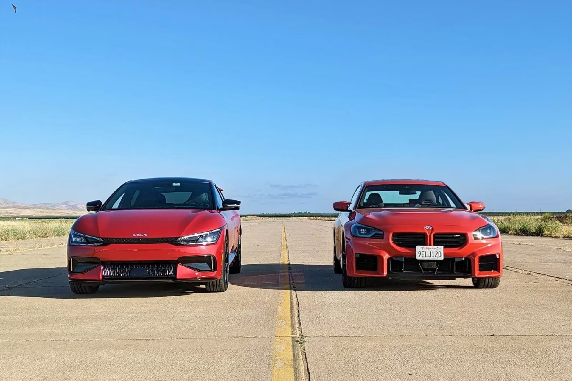 BMW M2 vs Kia EV6 GT: Ποιο είναι πιο γρήγορο; [video] 