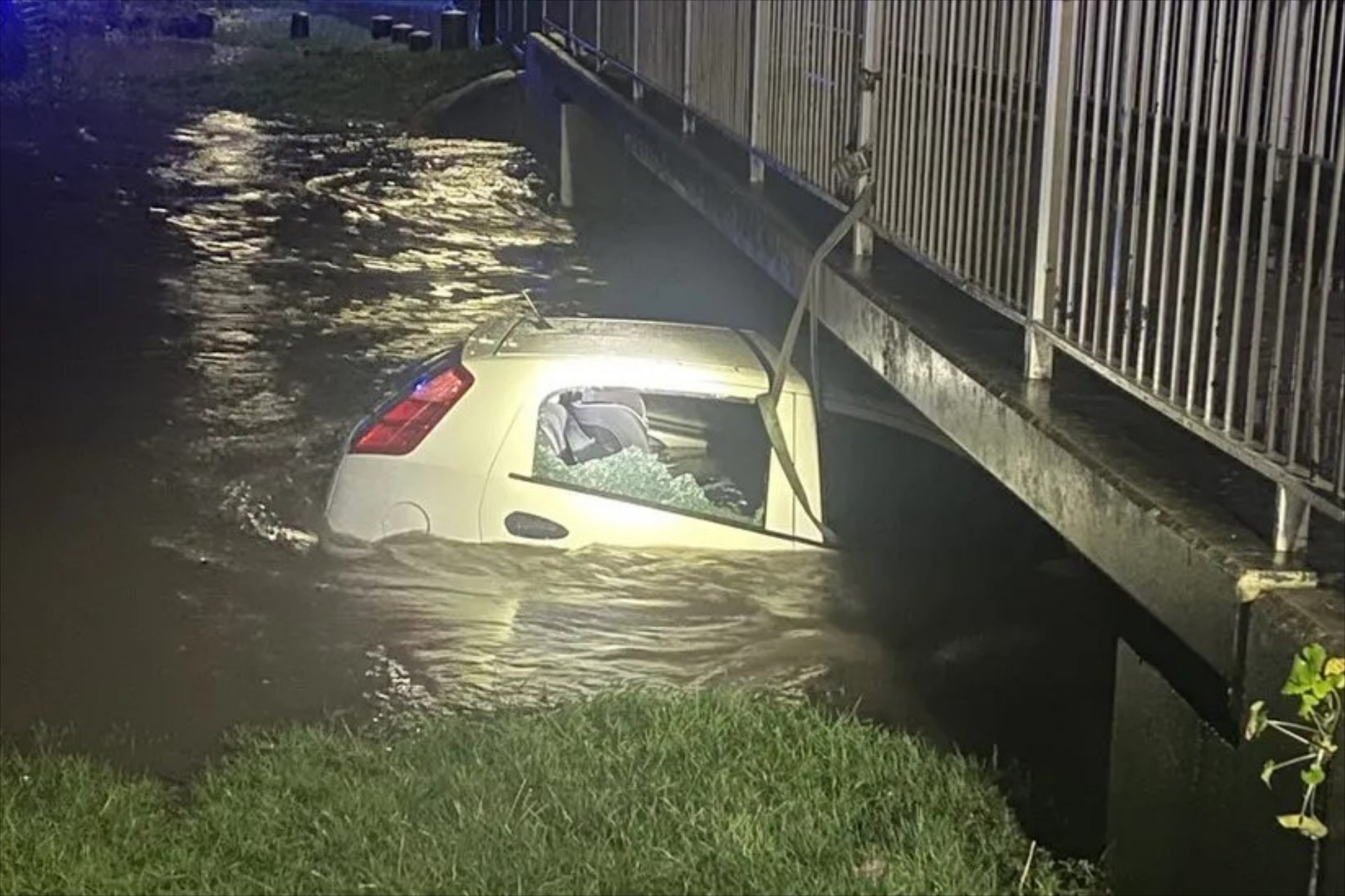 Ο ήρωας της χρονιάς: Έσωσε παιδί και μαμά από βέβαιο πνιγμό 