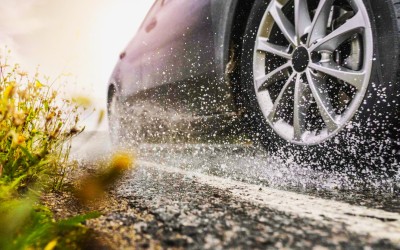 Πώς οδηγώ στην κακοκαιρία; Θυμάστε αυτές τις συμβουλές; [video]