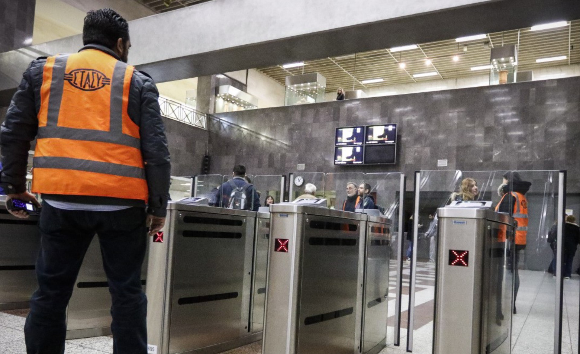 Χιλιάδες οι τζαμπατζήδες σε Μετρό και Τραμ – Πότε το πρόστιμο φθάνει τα 360 ευρώ;