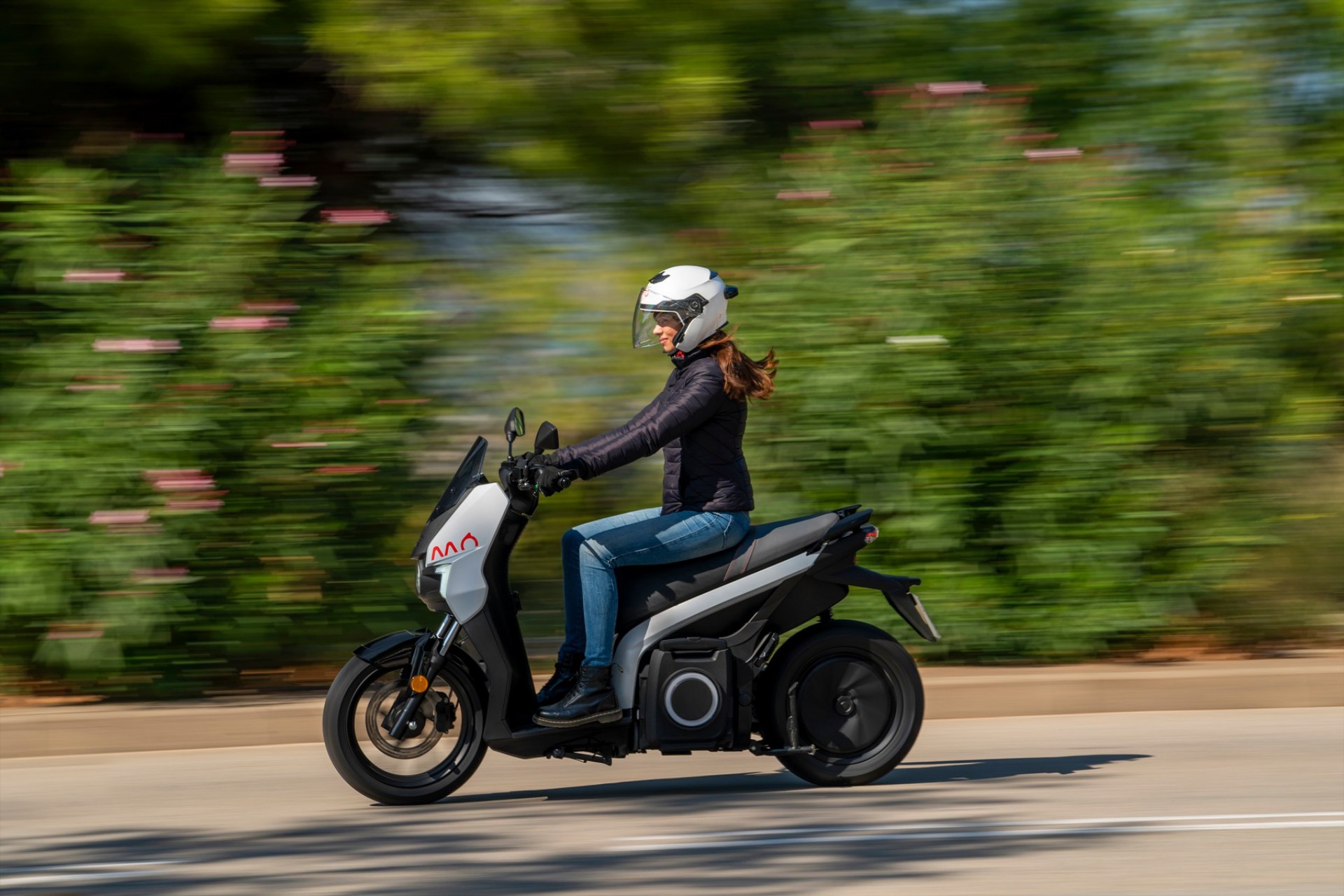 Φθηνότερο 1.500 ευρώ το ηλεκτρικό scooter SEAT MÓ 125