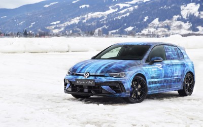 Πρώτες εικόνες του νέου Volkswagen Golf R των 300+ ίππων
