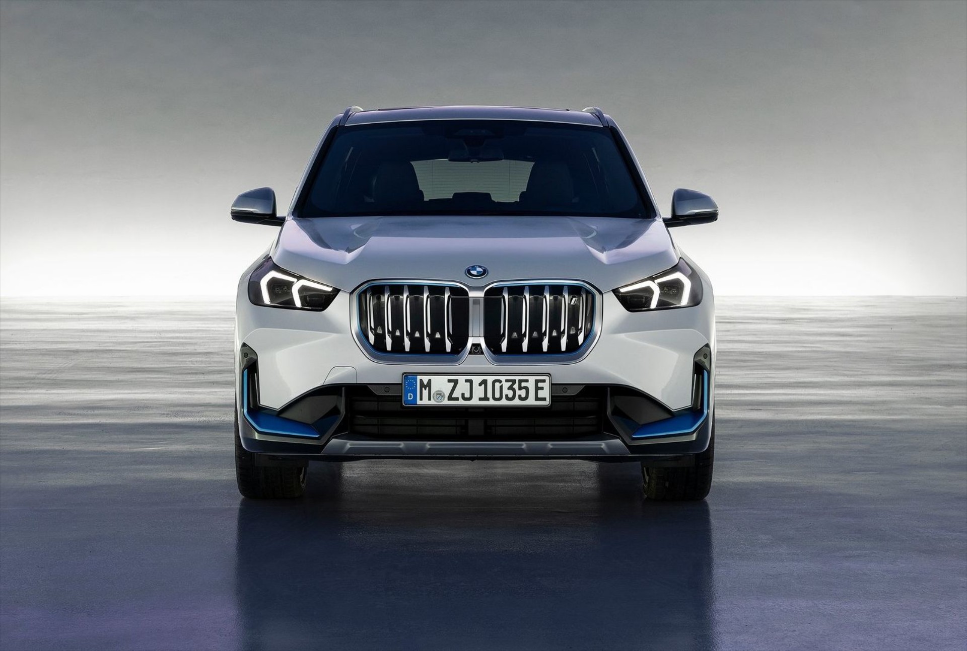 BMW iX1: Τα 5 πράγματα που πρέπει να γνωρίζεις