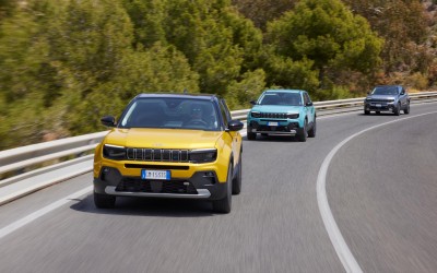 Jeep Avenger: Tώρα με κινητήρα βενζίνης, υβριδικό ή ηλεκτρικό και πιο προσιτό από ποτέ με 23.990 €