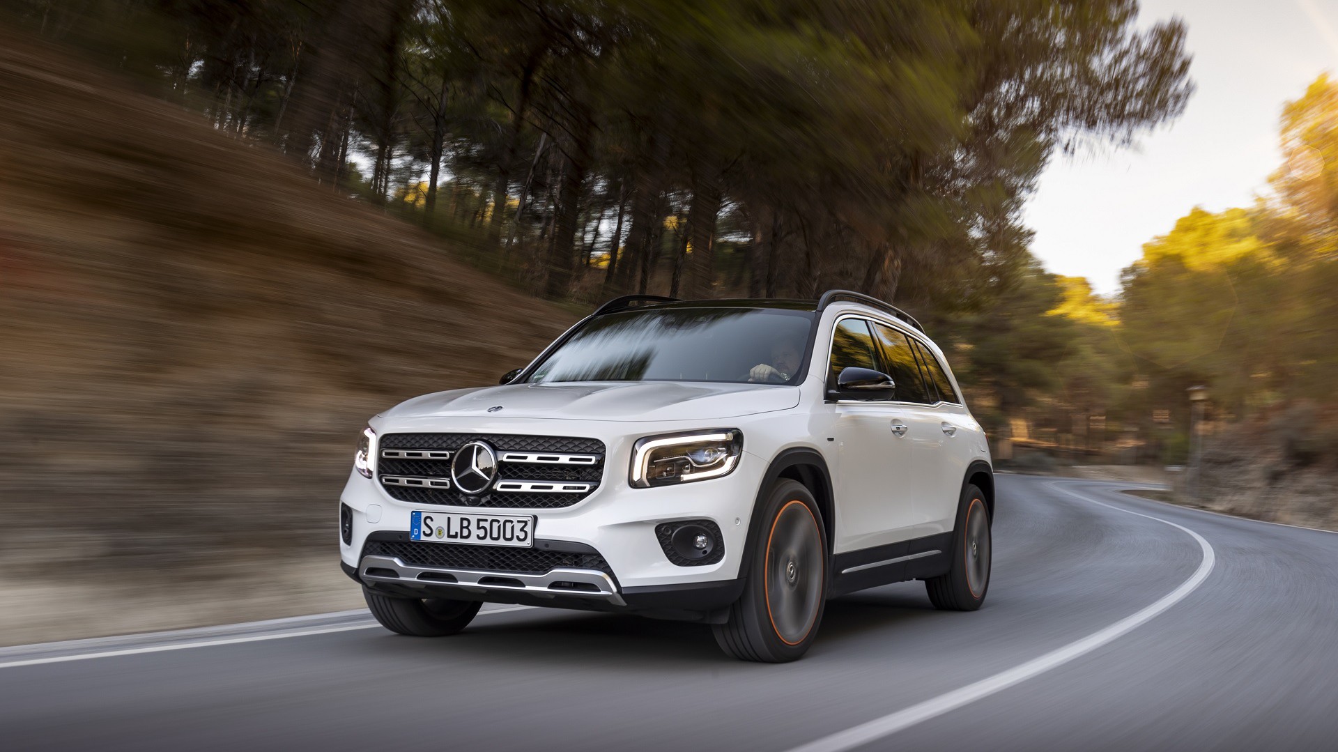 Mercedes GLB: Ετοιμοπάραδοτο το premium SUV στην Ελλάδα - Τιμές