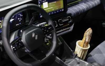 Ποιο νέο Renault έχει θήκη ψωμιού και αυγών;